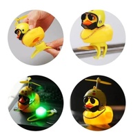Pato de Borracha Estiloso com LED para Decorar Motos, Carros e Bicicletas - Diversão Garantida! - imagem 4