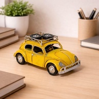 Miniatura de Fusca Amarelo em Metal 14x7x7cm – Decoração Retrô Vintage para Casa e Escritório - imagem 3