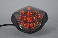 para-iluminacao-suzuki-inovadores-03-traseira-estilo-seta-luz-integrada-gsxr1000-e-com-a-led-04-a