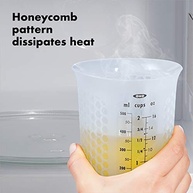 Copo Medidor Silicone OXO - Flexível, Seguro e Multiuso para Cozinha - imagem 5