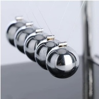 Pêndulo de Newton Decorativo para Escritório - Brinquedo Educativo com Design Moderno - imagem 4