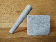Pilão de Pedra Sabão Resistente - Quadrado com Socador para Cozinha - imagem 5