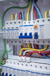 para-seguranca-tdj3-c-1p-3ka-curva-disjuntor-e-eletrica-sua-tramontina-instalacao-20a-protecao-a