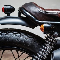 para-sua-e-moto-lanterna-estilo-racer-seguranca-a-universal-customizacao-led-traseira-bratcafe-a