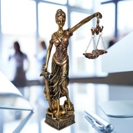 Estátua da Deusa Themis - Simbolismo e Elegância para Escritórios de Advocacia - imagem 3