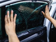 Avery Dennison NR Nano Ceramic IR Tint Kit para Tesla Model Y 2020-2023 | Janelas Frontais Pré-Cortadas 20% - imagem 3