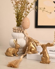 Conjunto de 3 Estatuetas de Coelhinho da Páscoa em Resina Dourada - Decoração Temática Elegante - imagem 4