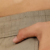 Bermuda Masculina Sarja com Lycra e Detalhe Rabo de Peixe - imagem 1