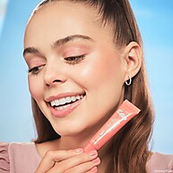 Blush Iluminador Essence Pixar Up – Brilho Rosado que Renova sua Pele! - imagem 2