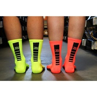 performance-e-conforto-neon-alaranjada-hupi-meia