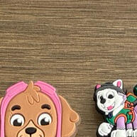 Pins Emborrachados para Croc e Babuche – Personalize Seu Calçado - imagem 1