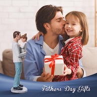 Estátua Pai e Filha Embrace Love - Presente Afetivo Pintado à Mão - imagem 3