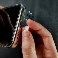 Protetor de Porta Lightning iPhone: Livre-se da Poeira! - imagem 3