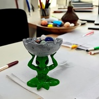 Cinzeiro Alien Extraterrestre Decorativo em Poliresina - Design Único e Funcional - imagem 3