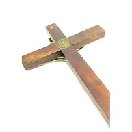 Crucifixo de Madeira São Bento 26 cm - Decoração Sagrada para Porta ou Parede - imagem 5