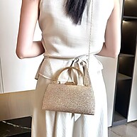praticidade-e-brilho-elegante-clutch