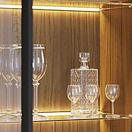 Cristaleira Guanabara Preto Acetinado: Elegância e Praticidade - imagem 2