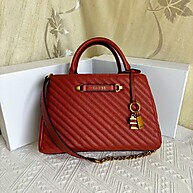 Bolsa de Couro Feminina: Elegância e Praticidade - imagem 1