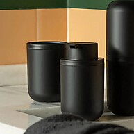 Dispenser de Sabonete Bold Preto: Elegância e Praticidade - imagem 2