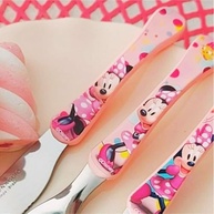 Kit Refeição Infantil Minnie 8 Peças - Pratos e Talheres com Design Encantador - imagem 4