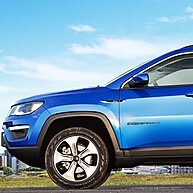 Aplique Lateral Jeep: Emblema Cromado Resinado Premium - imagem 2