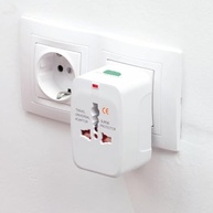 Adaptador de Tomada Universal Premium: Viaje Conectado em +150 Países! - imagem 5