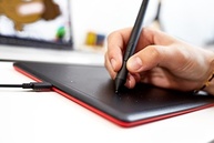 Mesa Digitalizadora One By Wacom CTL472, Pequena, Pen LP-190K, Preto e Vermelho - imagem 4