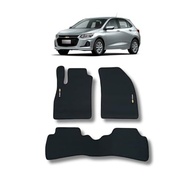 Tapete Borracha Onix Hatch 2020-2025: Proteção Antiderrapante e Design Exclusivo - imagem 2