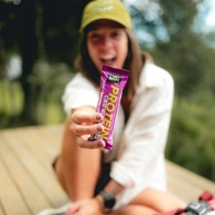 Barra de Proteína Crocante biO2 Protein Crunchy Açaí com Chocolate Branco, Caixa com 9 unidades de 50 g, Vegana e sem Glúten - imagem 4