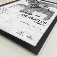 Quadro Álbum Revolver - The Beatles - 40x60cm | Moldura Ecológica em Madeira de Pinus com Acabamento em PET - imagem 3