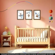 Conjunto de 3 Quadros Decorativos Infantis Urso Aviador Azul - Moldura Marrom para Quarto de Bebê - imagem 3