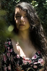 que-a-agua-e-coletivo-o-entre-o-pessoal-memorias-poemas-flutuam-de-a