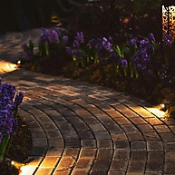 Jardim Iluminado: Kit 2 Luminárias Solares LED Quente - imagem 1