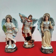 Imagens dos Arcanjos Miguel, Rafael e Gabriel em Resina 15cm - Decoração Espiritual Durável - imagem 1