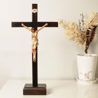 Crucifixo de Mesa em Madeira com Cristo em Resina Realista - 30 cm - imagem 3
