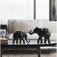 Elefante Geométrico em Resina Preto - Decore com Estilo e Sofisticação - imagem 3