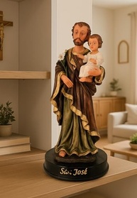 Imagem de São José Pai Adotivo de Jesus - Escultura em Resina 15 cm - Pintura Manual Detalhada - imagem 2
