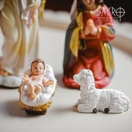 Presépio Sagrada Família 5 Peças em Resina Importada - 12cm - Decoração Natalina Refinada - imagem 4