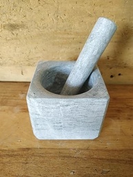 Pilão de Pedra Sabão Resistente - Quadrado com Socador para Cozinha - imagem 4