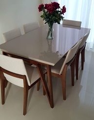 Adesivo para Mesa Fendi Taupe - Resistente, Lavável e Antibactericida - imagem 1
