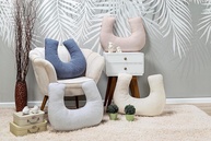 Almofada de Amamentação em Linho Rose - Conforto e Estilo para Mães Modernas - imagem 1