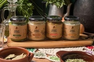 Kit Presente Temperos Mineiros Sabor com Jeitinho, 4 Temperos: UAI, ARREDA, TREM, Cê TÁ DOIDO, Bag especial com Tag de Sementes - imagem 4