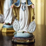 Imagem Nossa Senhora das Graças em Resina 20cm - Peça Sagrada para Decoração e Devoção - imagem 5