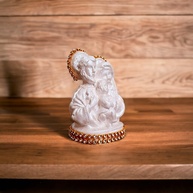 Mini Sagrada Família em Pérolas e Strass 7cm - Decoração Religiosa Elegante - imagem 1