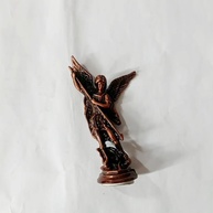Estátua de Santo Arcanjo em Liga de Zinco - Decoração Religiosa Elegante para Mesa e Ambientes Sagrados - imagem 4