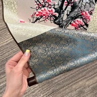 seda-arte-de-a-com-tema-de-premium-em-parede-flor-a