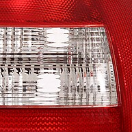 Lanterna Traseira Audi A3: Iluminação Bicolor e Segurança - imagem 2
