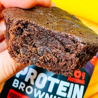 Caixa de Brownies de Chocolate Proteicos Sem Açúcar Sem Glúten Sem Leite Belive - 10 unidades de 40g - imagem 1