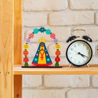 Enfeite Nossa Senhora Aparecida com Arco de Flores Artesanal em Madeira - 14 cm | Presente de Fé e Espiritualidade - imagem 3