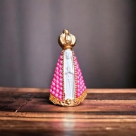 Nossa Senhora Aparecida Pérola 10cm Rosa - Imagem Sagrada para Decoração e Devoção - imagem 3